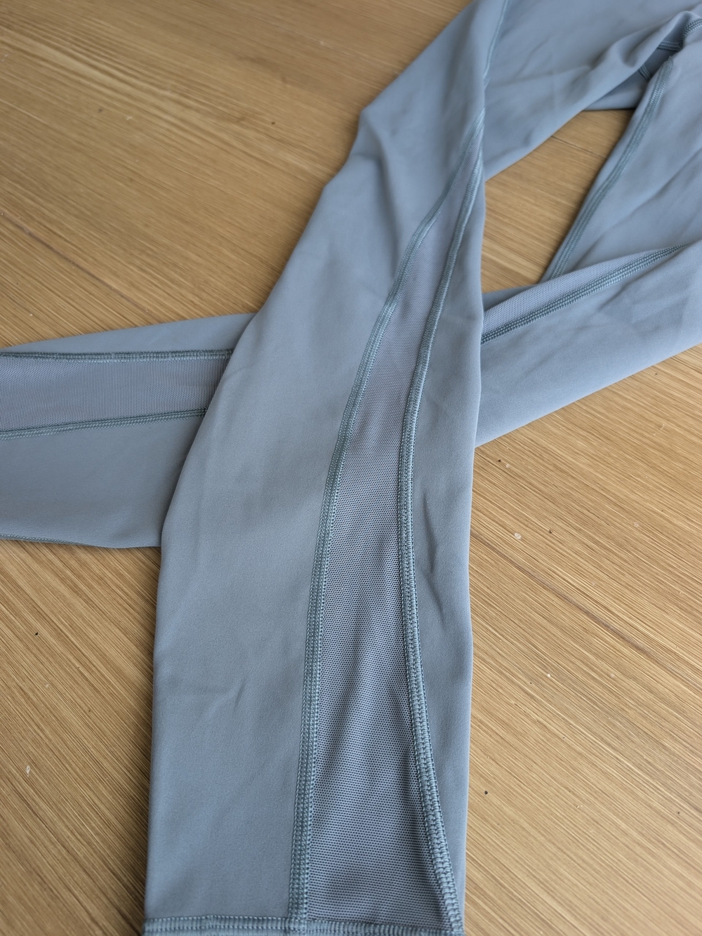 Lululemon Active Leggings in Slate Blue Size 4 - Picture 3 of 5